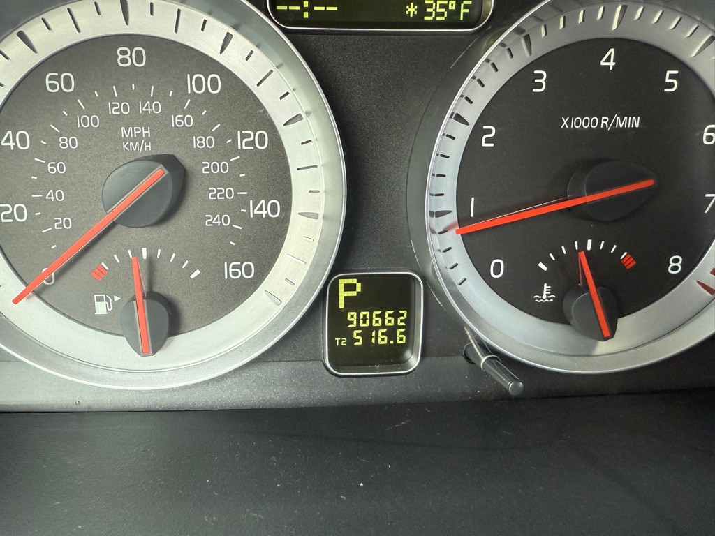 2012 Volvo C70 Image 12