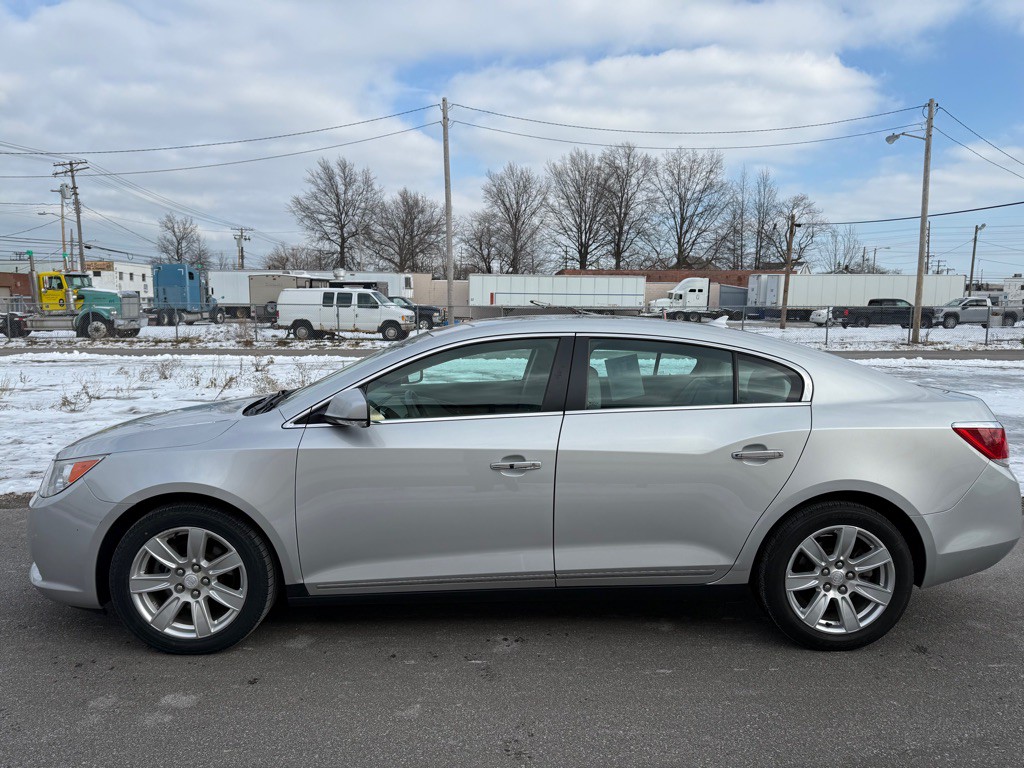 2011 Buick Lacrosse Image 6