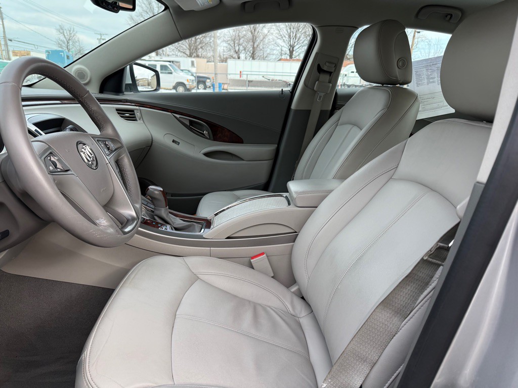 2011 Buick Lacrosse Image 9