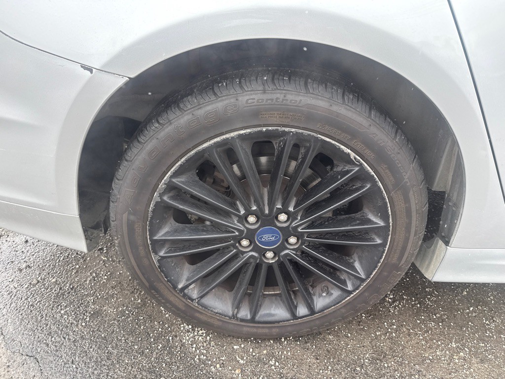 2014 Ford Fusion Image 17