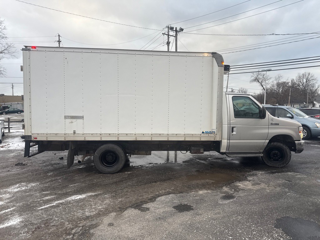 2017 Ford Econoline Image 4
