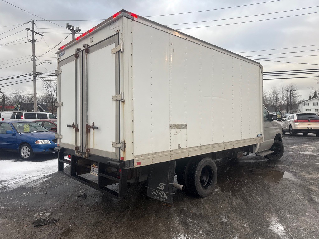 2017 Ford Econoline Image 6