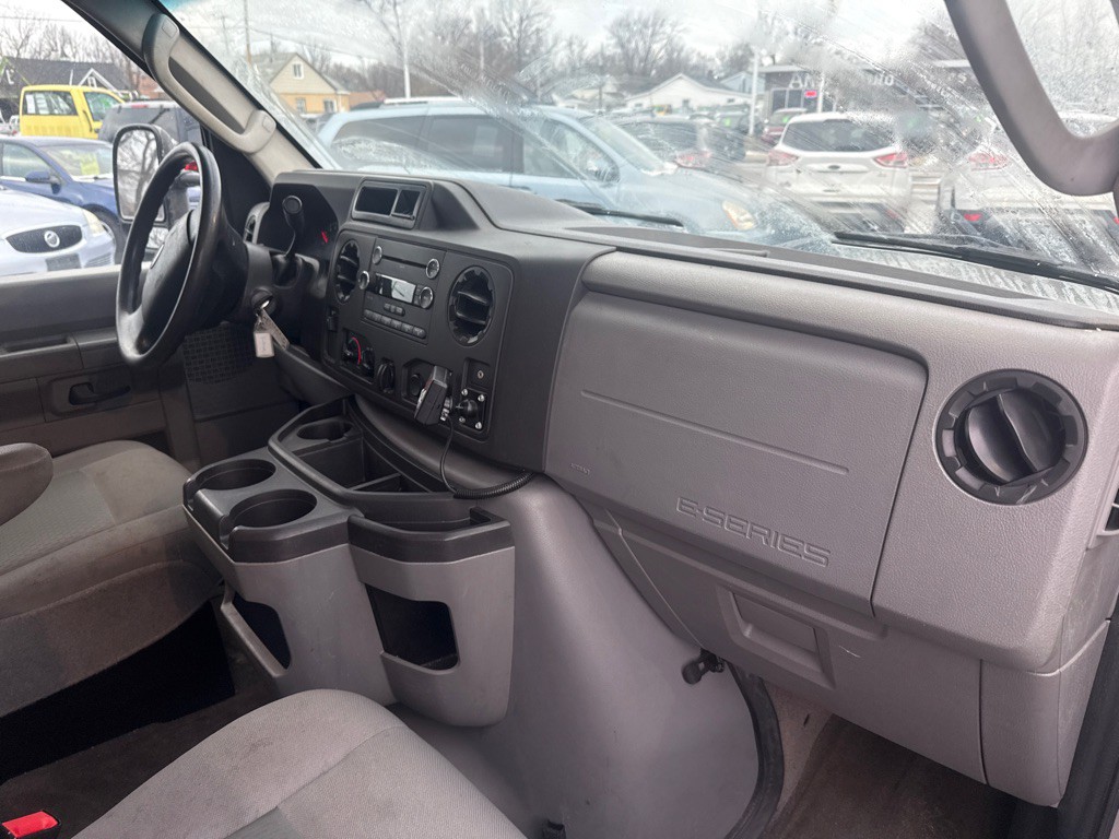 2017 Ford Econoline Image 13