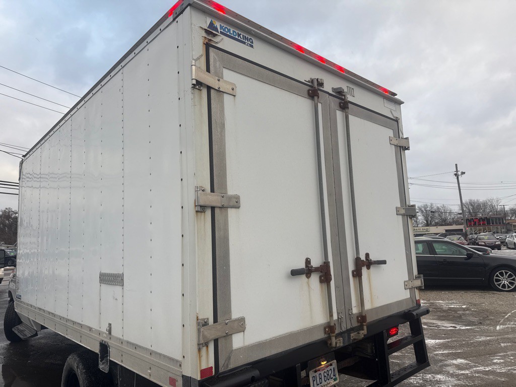 2017 Ford Econoline Image 21