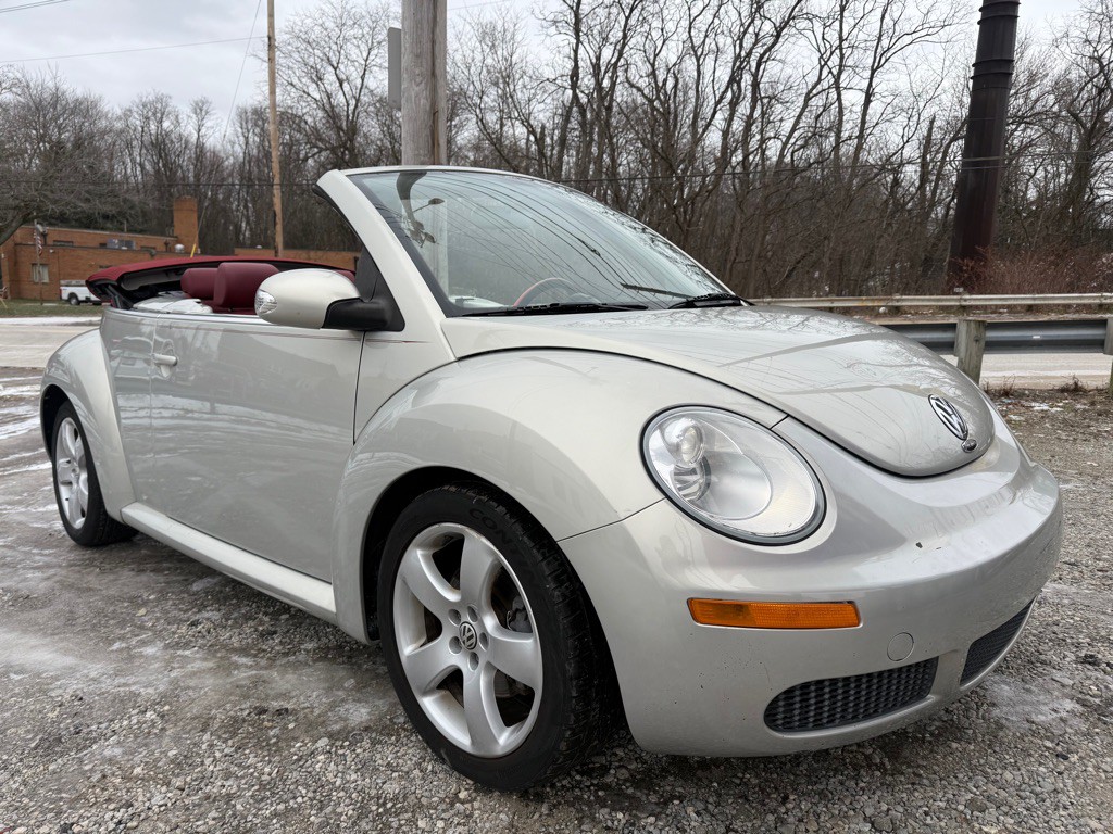 2009 Volkswagen Beetle Image 1