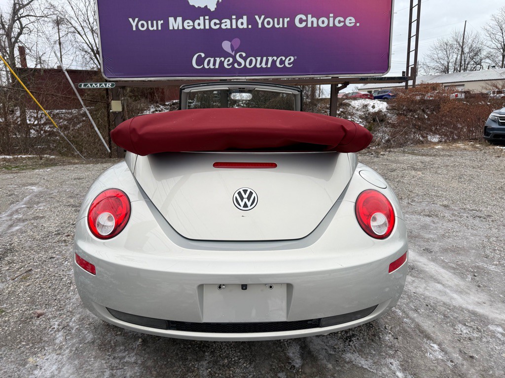 2009 Volkswagen Beetle Image 4