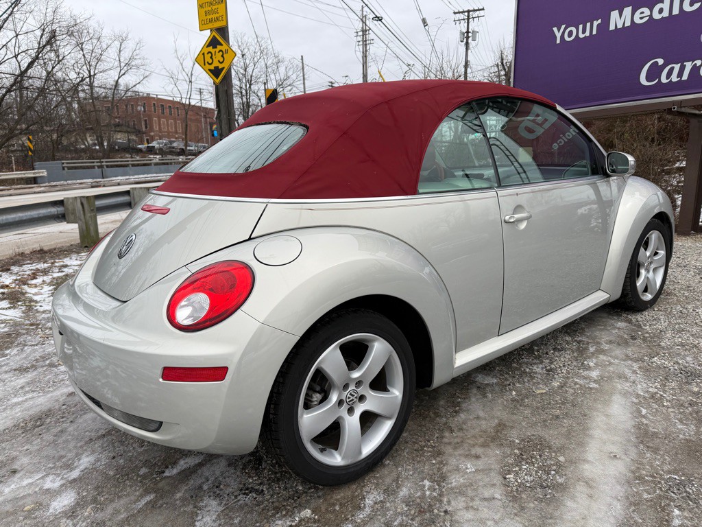 2009 Volkswagen Beetle Image 12