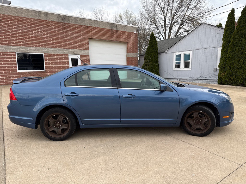 2010 Ford Fusion Image 4