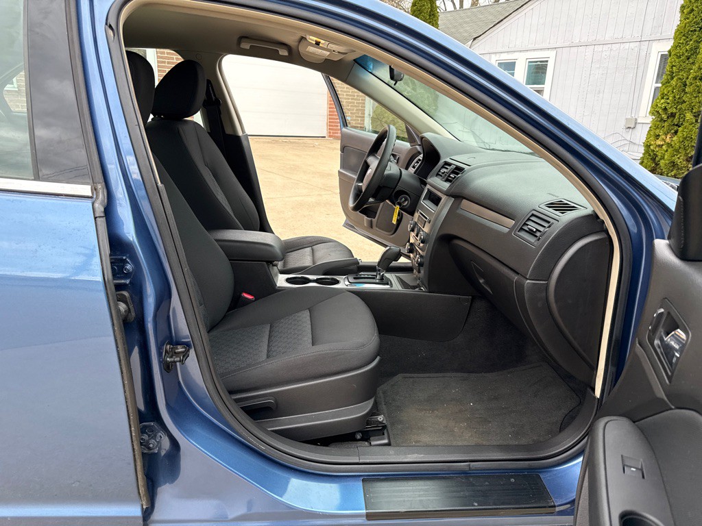 2010 Ford Fusion Image 12