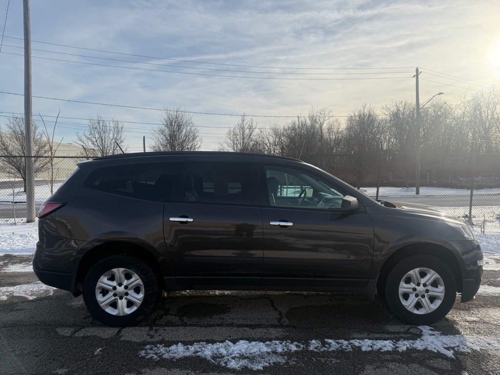 2016 Chevrolet Traverse Image 2