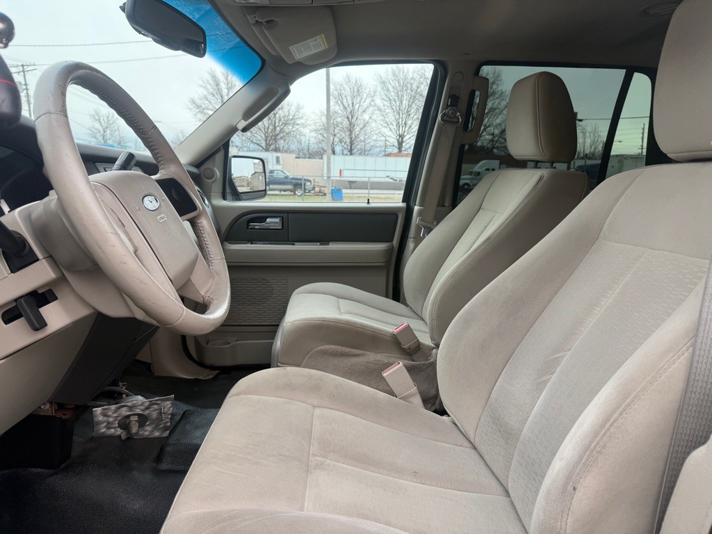 2012 Ford Expedition Image 8