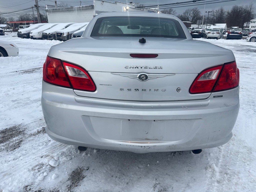 2009 Chrysler Sebring Image 7