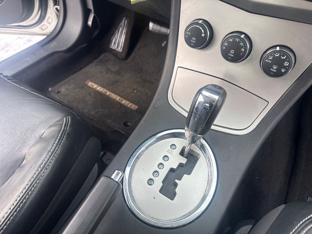 2009 Chrysler Sebring Image 15