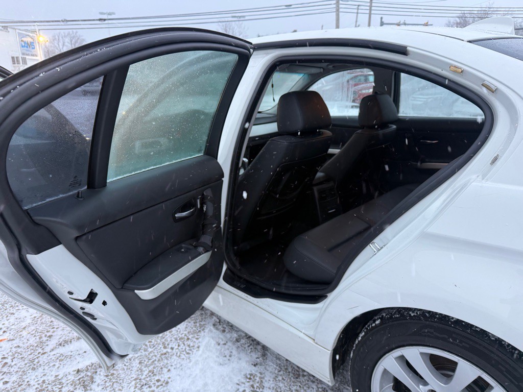 2007 BMW 3 Series Image 12