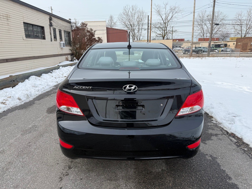 2017 Hyundai Accent Image 4