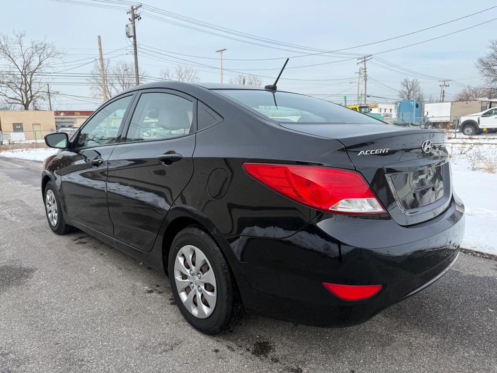 2017 Hyundai Accent Image 5