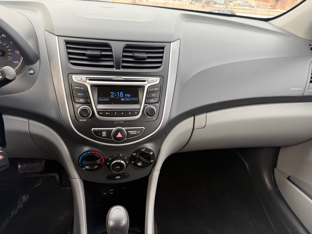 2017 Hyundai Accent Image 13