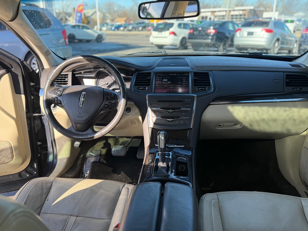 2013 Lincoln MKS Image 9