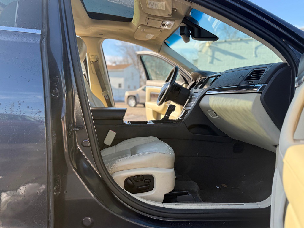 2013 Lincoln MKS Image 11