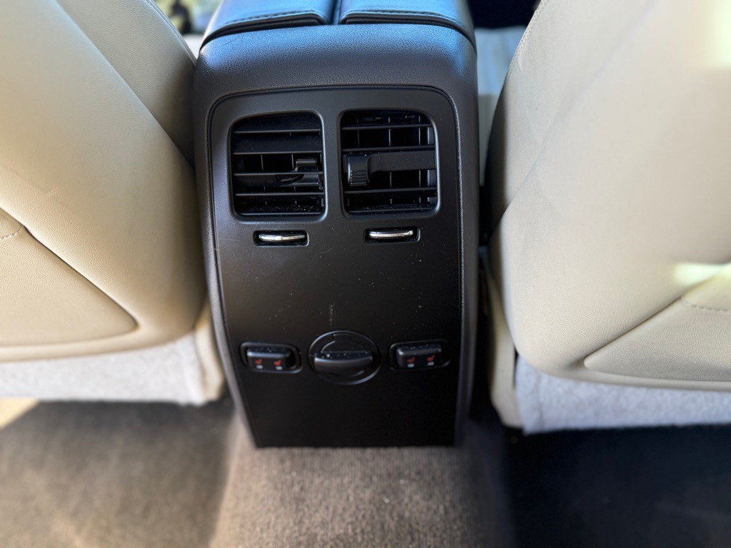 2013 Lincoln MKS Image 15