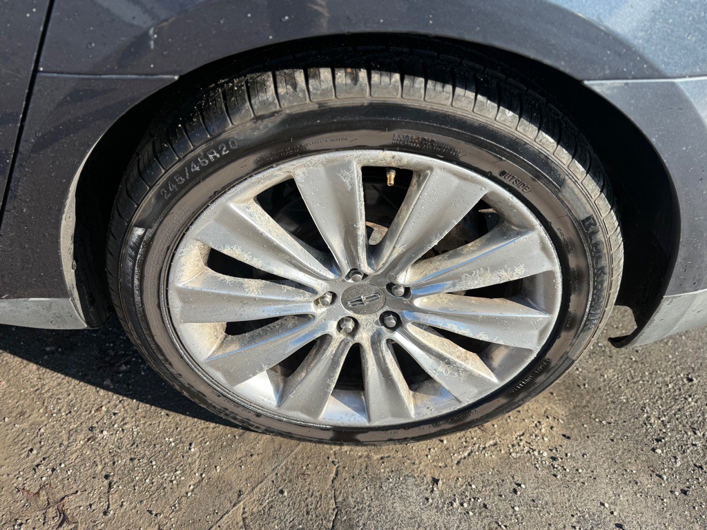 2013 Lincoln MKS Image 19