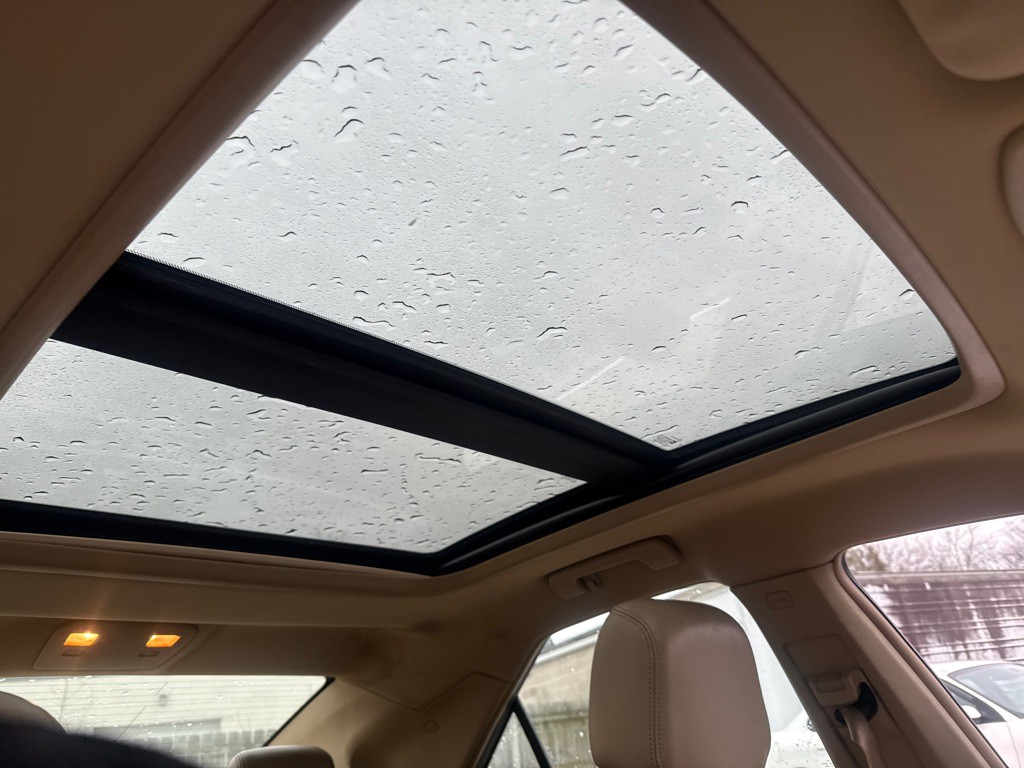 2010 Cadillac CTS Image 18