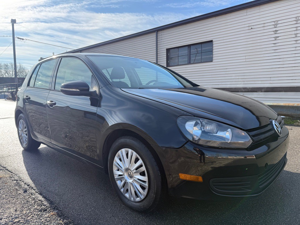 2013 Volkswagen Golf Image 1