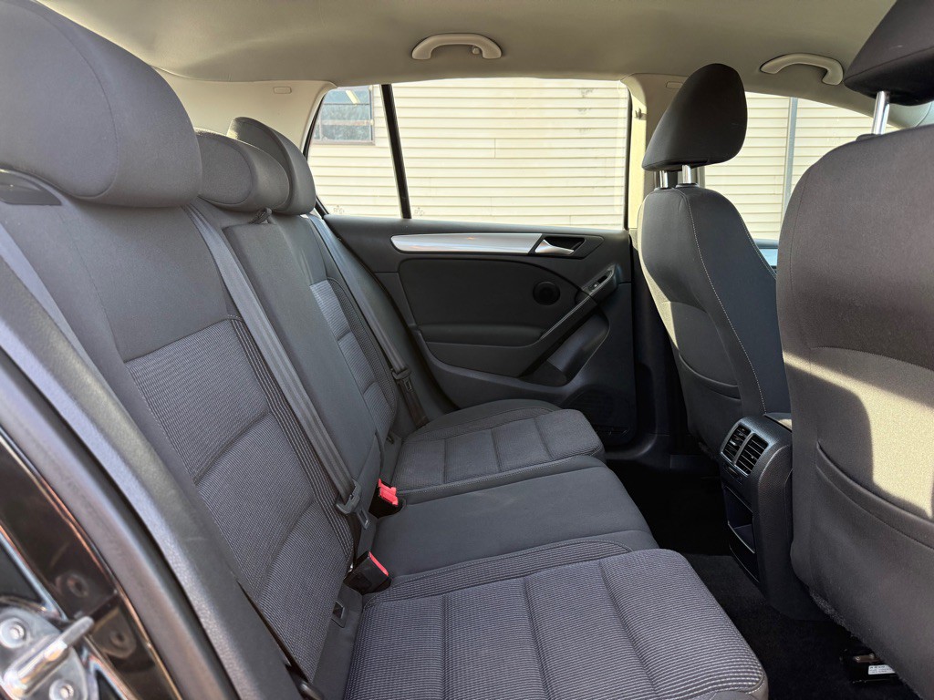 2013 Volkswagen Golf Image 11