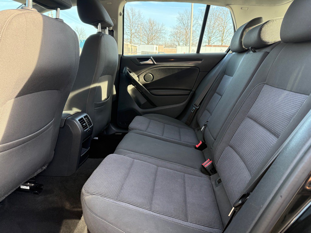 2013 Volkswagen Golf Image 12