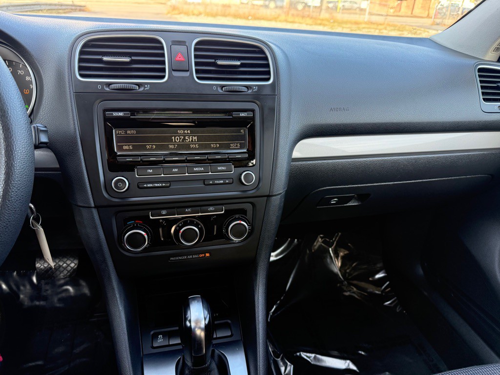 2013 Volkswagen Golf Image 14