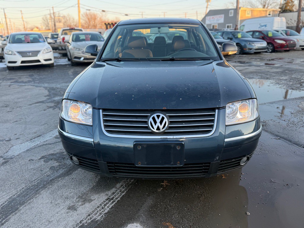 2005 Volkswagen Passat Image 2
