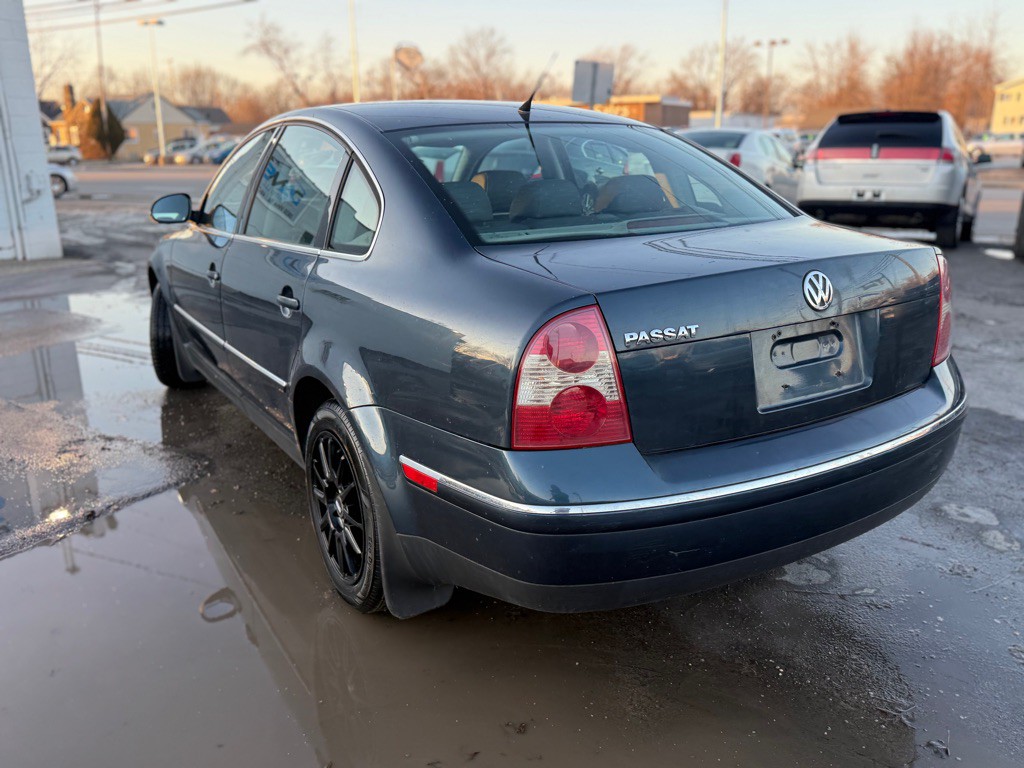 2005 Volkswagen Passat Image 8