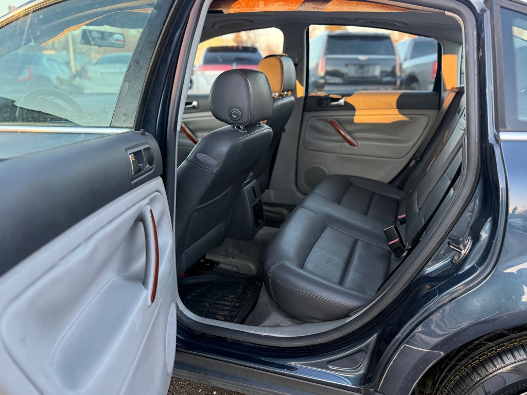 2005 Volkswagen Passat Image 12