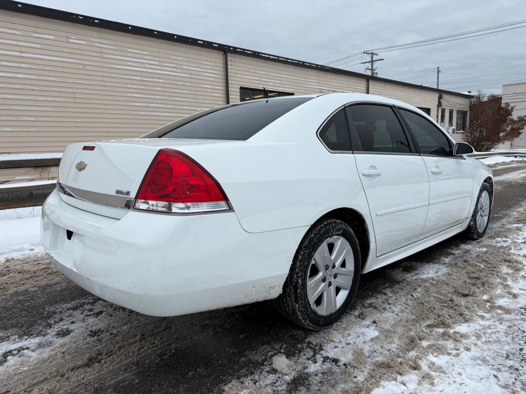 2010 Chevrolet Impala Image 3
