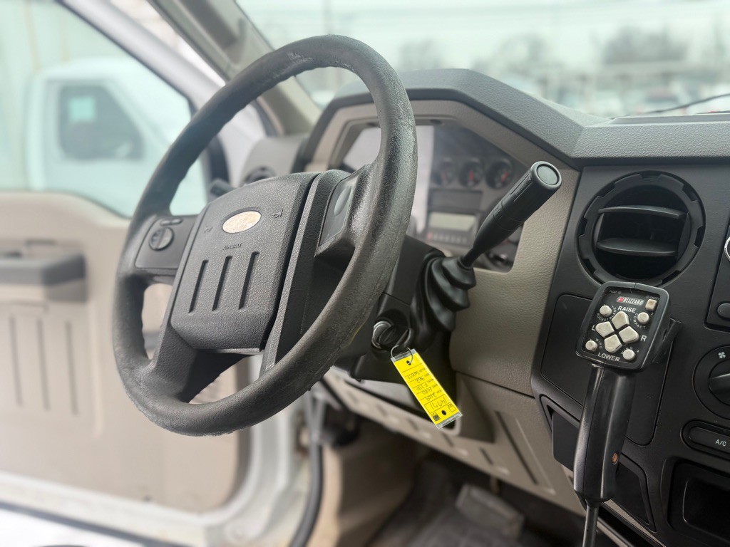 2009 Ford F-350 Image 12