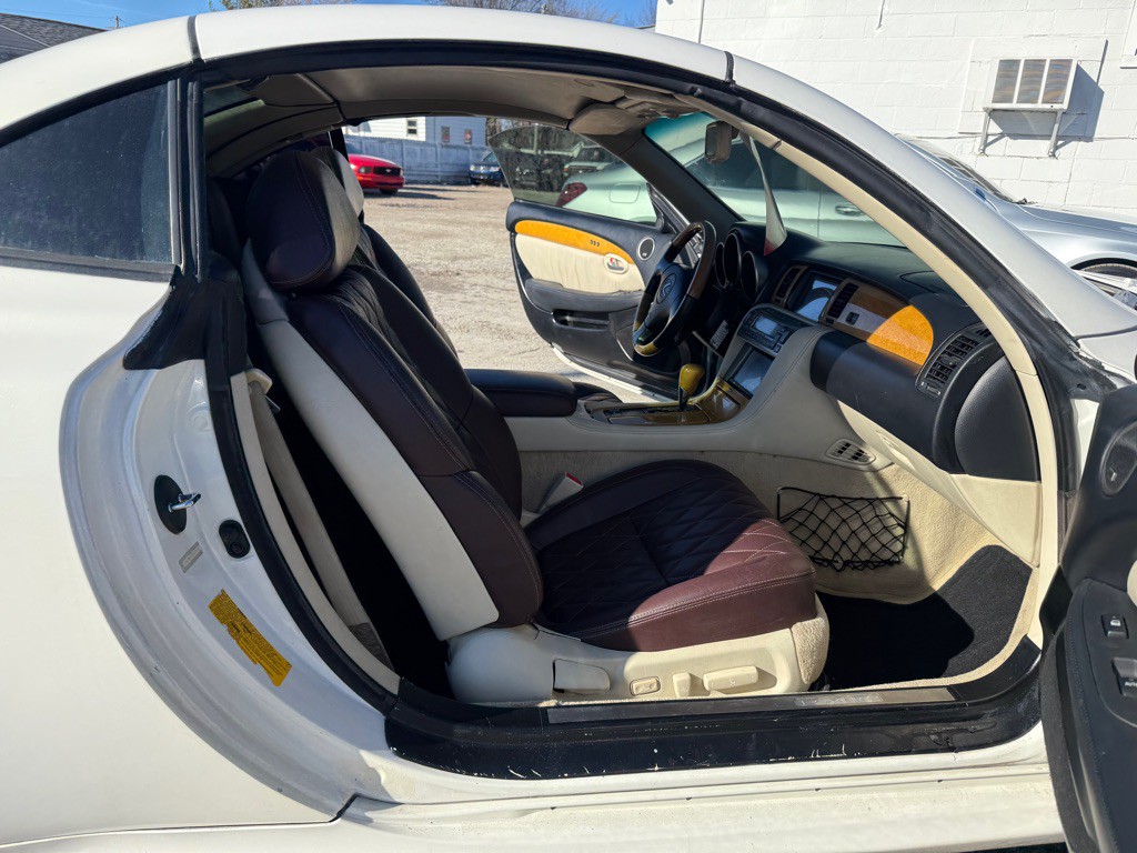 2002 Lexus SC Image 8