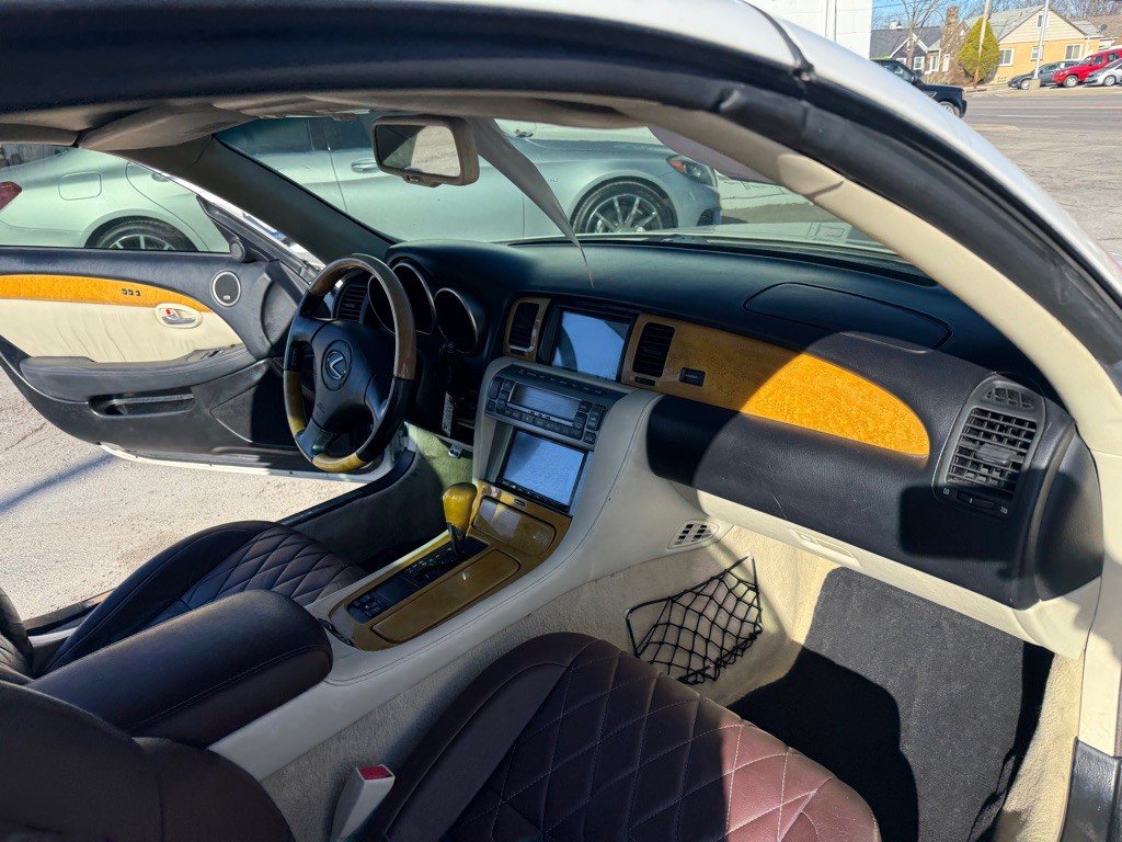 2002 Lexus SC Image 9