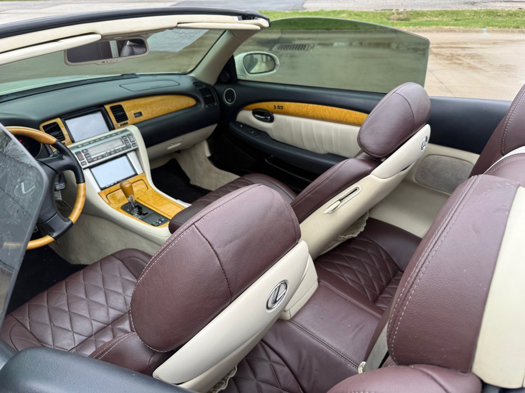 2002 Lexus SC Image 14