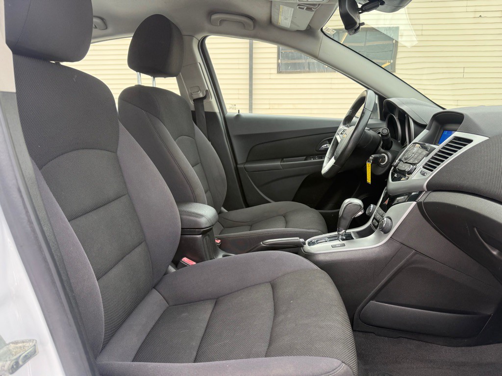 2012 Chevrolet Cruze Image 10