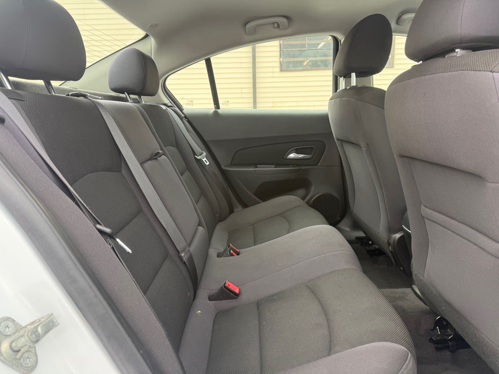 2012 Chevrolet Cruze Image 11