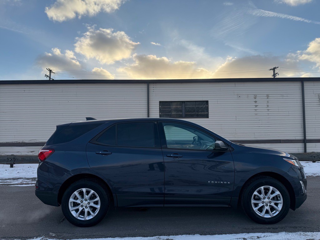 2019 Chevrolet Equinox Image 2