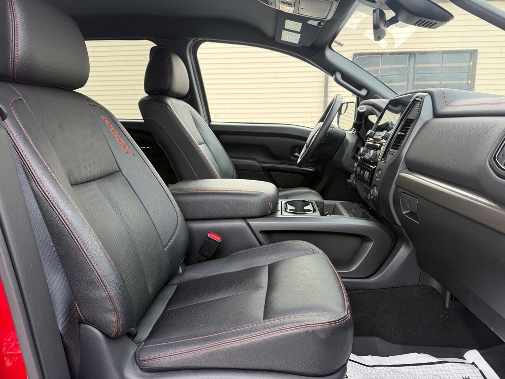 2024 Nissan Titan Image 11