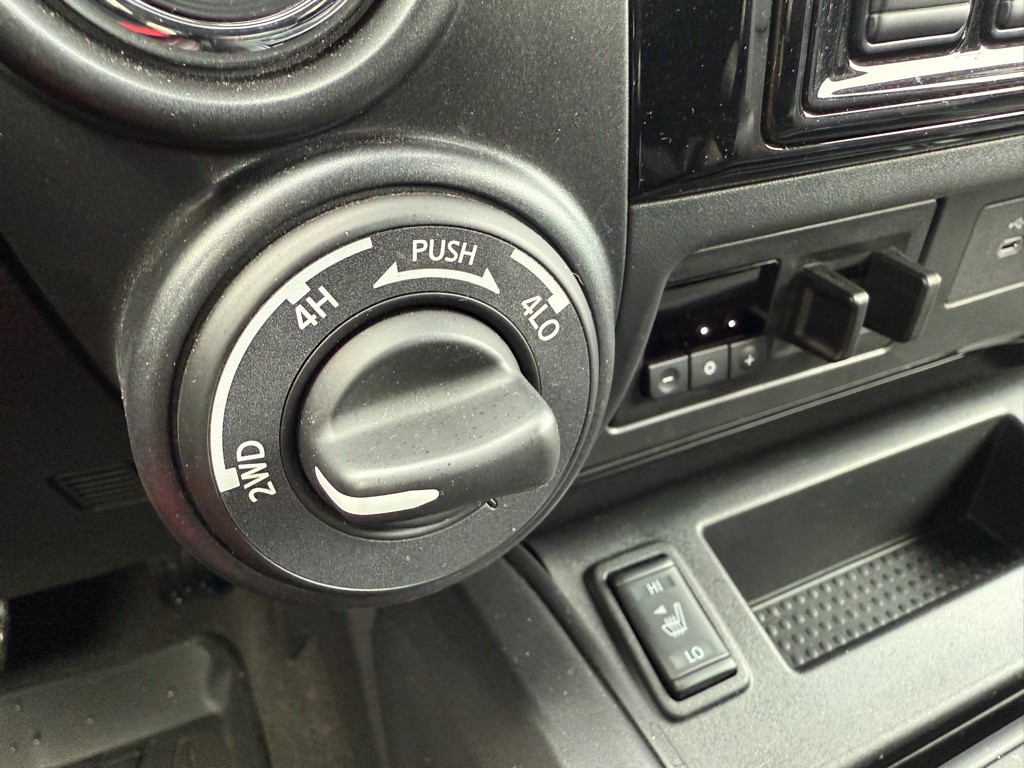 2024 Nissan Titan Image 17