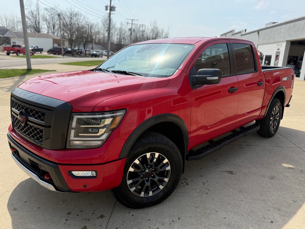 2024 Nissan Titan Image 1