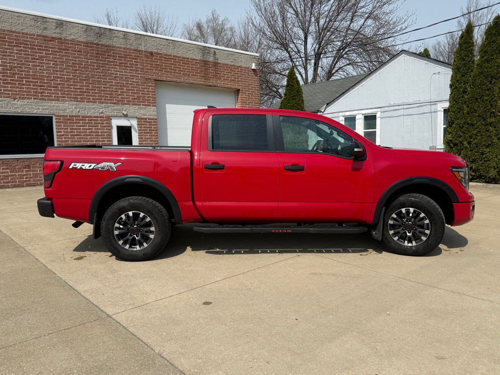 2024 Nissan Titan Image 4