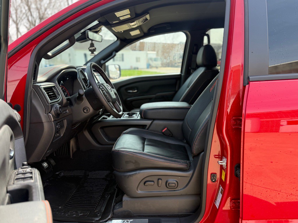 2024 Nissan Titan Image 10