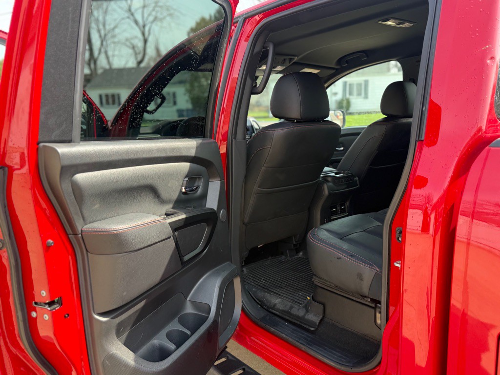 2024 Nissan Titan Image 12