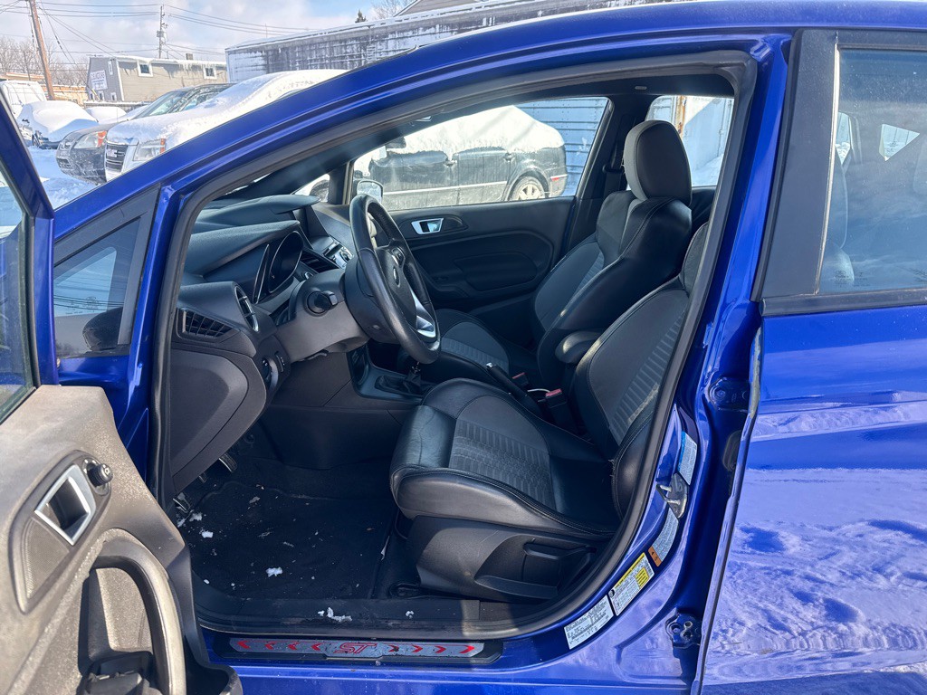 2014 Ford Fiesta Image 9