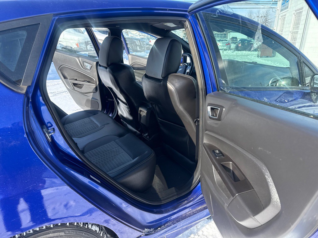 2014 Ford Fiesta Image 12