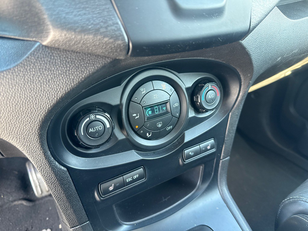 2014 Ford Fiesta Image 18